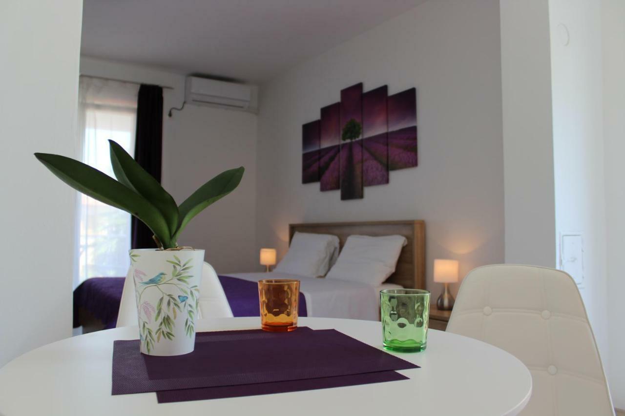 Apartment Tip Top ロヴィニ エクステリア 写真